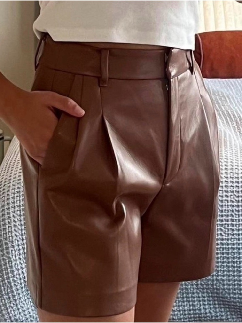 Wilfred aritzia faux leather shorts